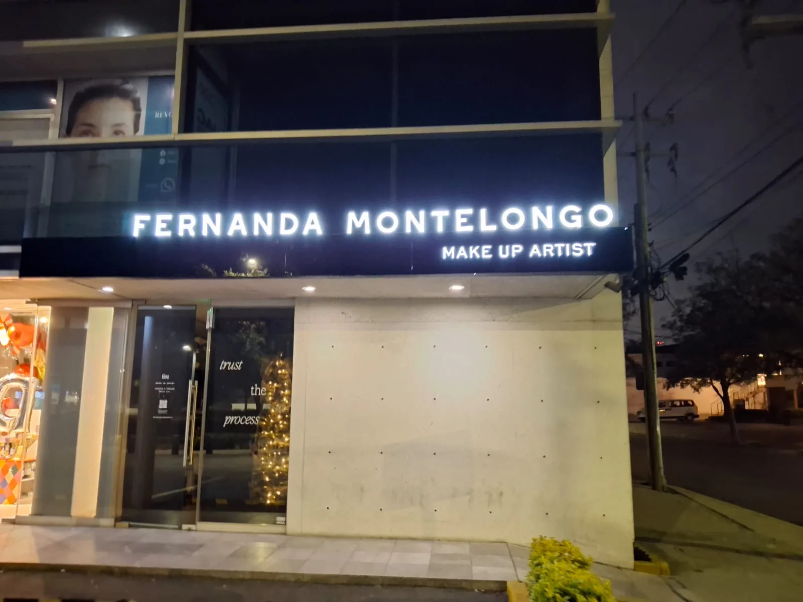 Letreros para negocios: trabajo fabricado por Punto Clave en San Pedro Garza García